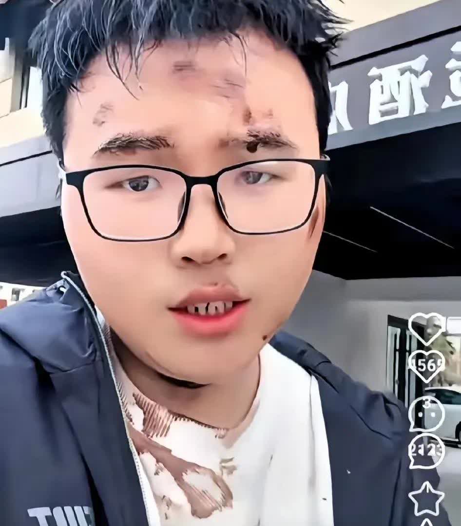 三石现在估计肠子都悔青了！她后悔的不是拖了时间，也不是动作慢。而