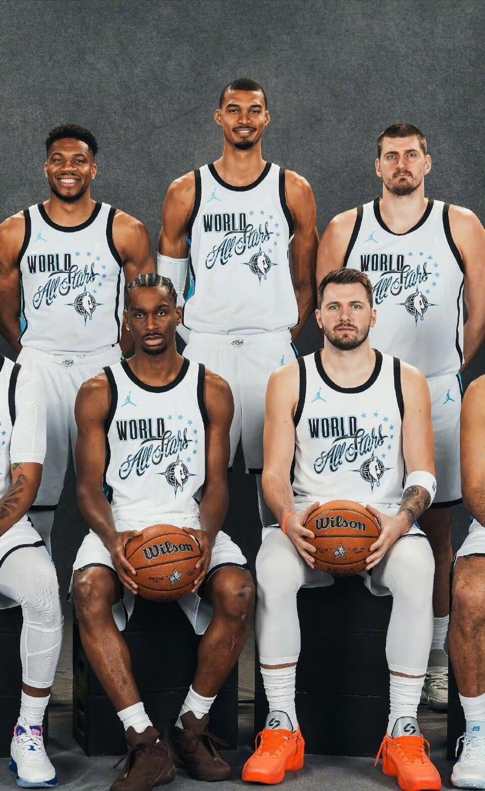 全明星世界队这阵容太吓人，联盟前五东契奇，亚历山大，约基奇，文班亚马，字母哥