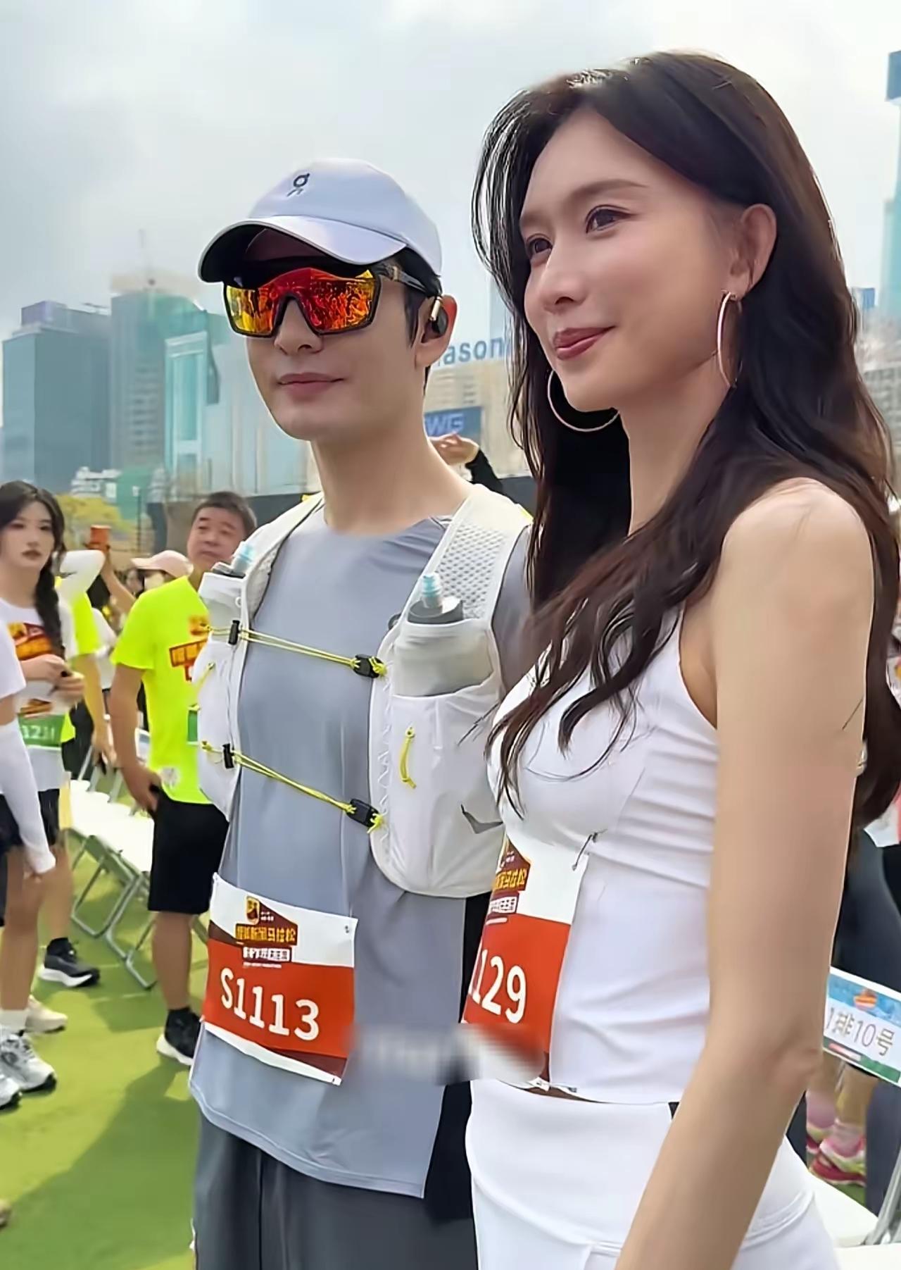 哇！终于get到黄晓明的颜值了✨3月26日，第十八季搜狐新闻马拉松在香港开跑