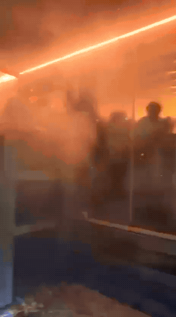 还是瑞士人素质高：烧死40人火灾游客像老鼠一样疯逃，外面人就拿起手机拍摄！瑞士克