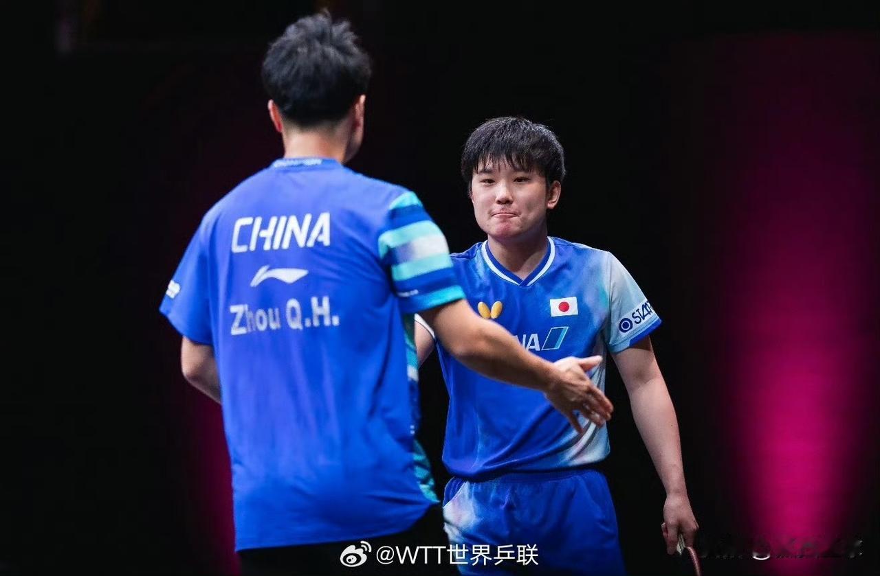 周启豪输张本：我说句公平话“虽败犹荣”！这场1/8决赛遭遇战中，周启豪最