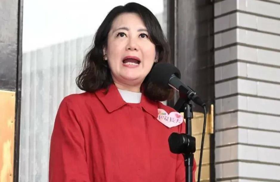 吴思瑶大姐姐成功“脱险”，蓝营看来真的要挂“蛋”了。罢免吴思瑶是蓝营的指标人物