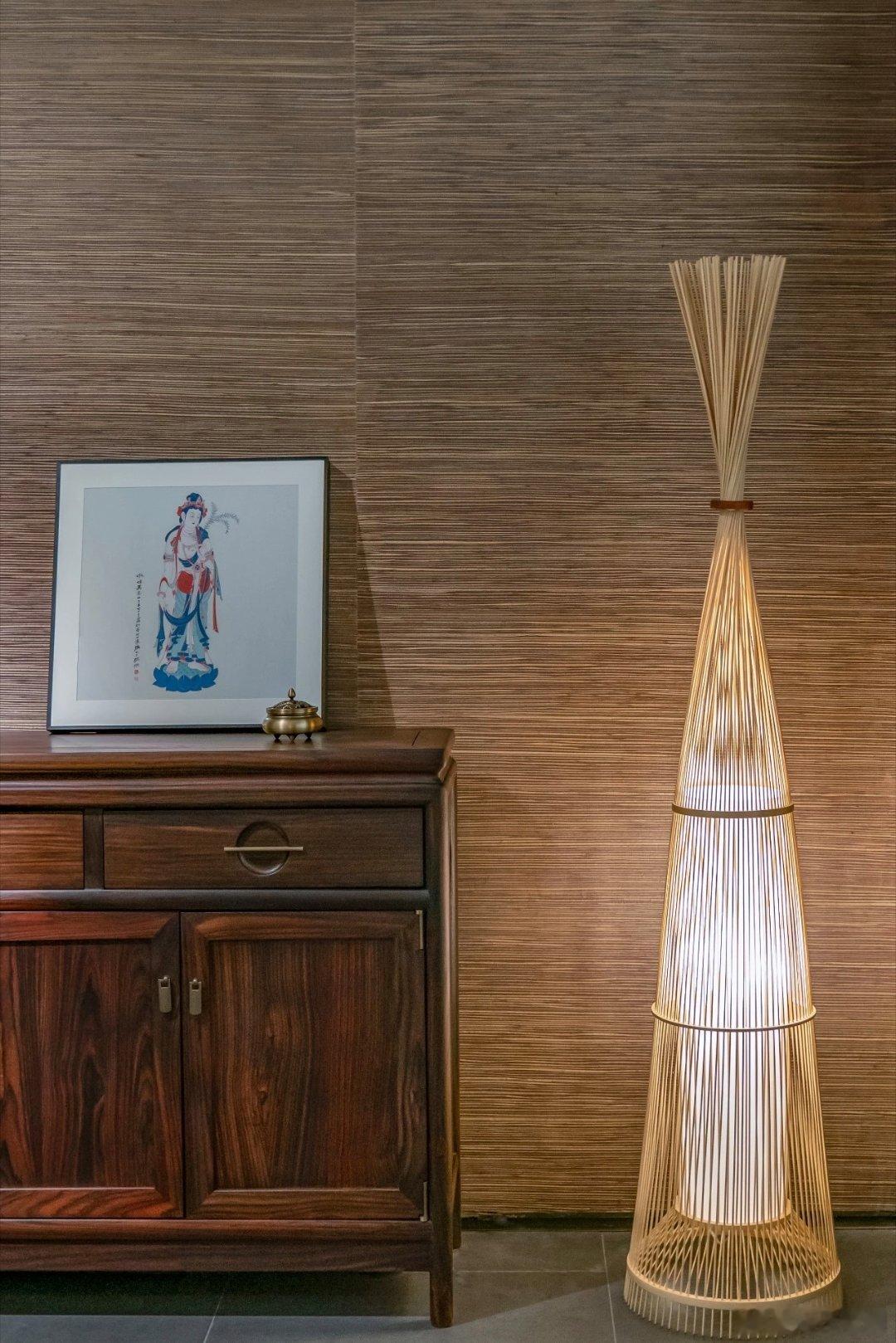 嘉靖很多人只记得炼丹不上朝。可他二十年不临朝，权却抓得比谁都紧。他的底牌就两条：