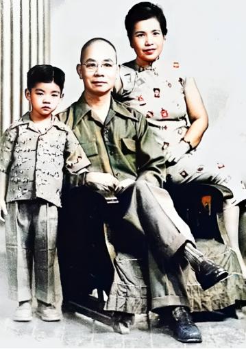 1950年6月10日，吴石被押赴刑场的路上，悄悄对押解人员说：“我妻王碧
