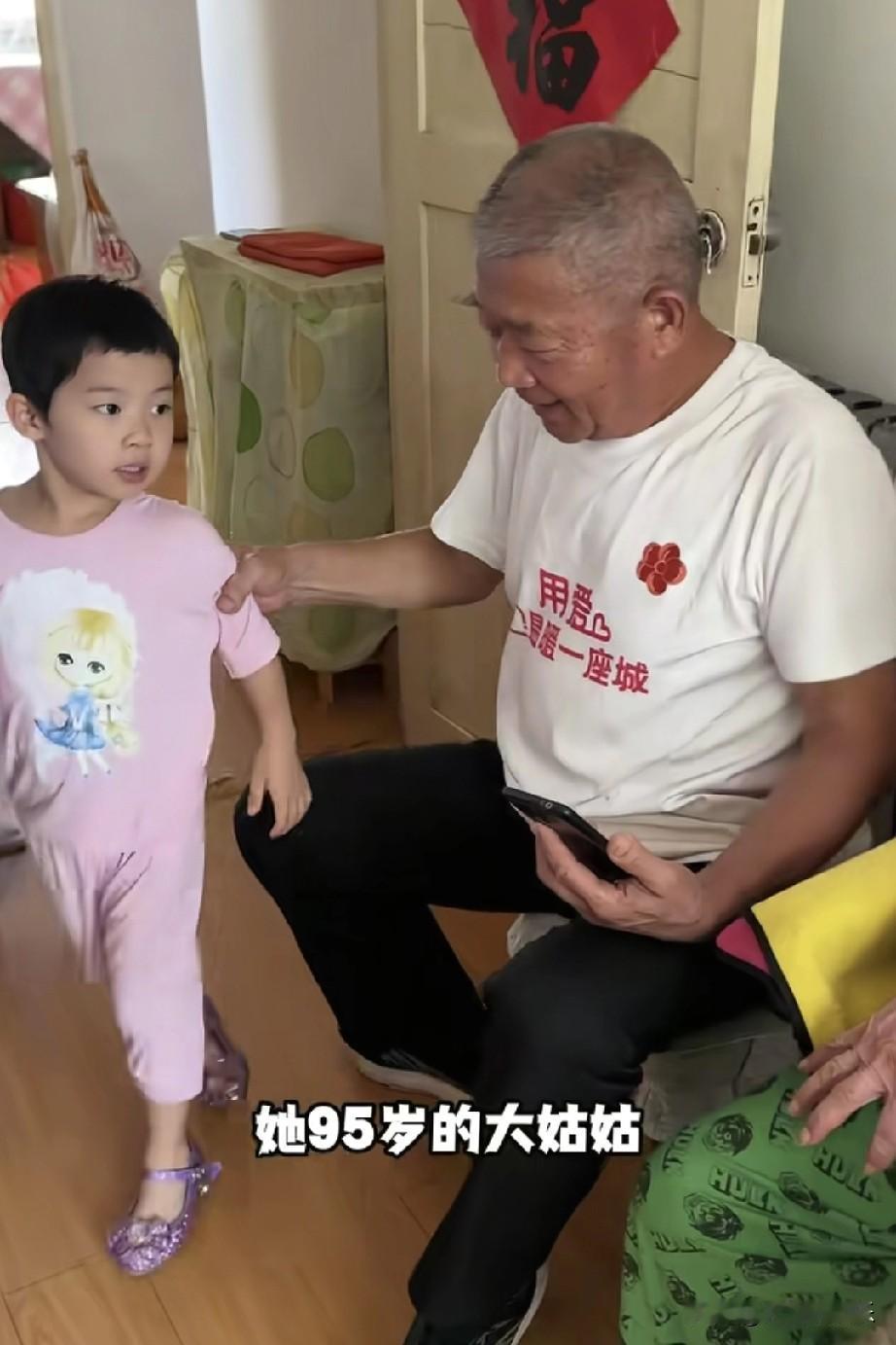 都别再被他骗了，黄维平从山东搬到广西，根本不是为了养老。其实，最重要的是