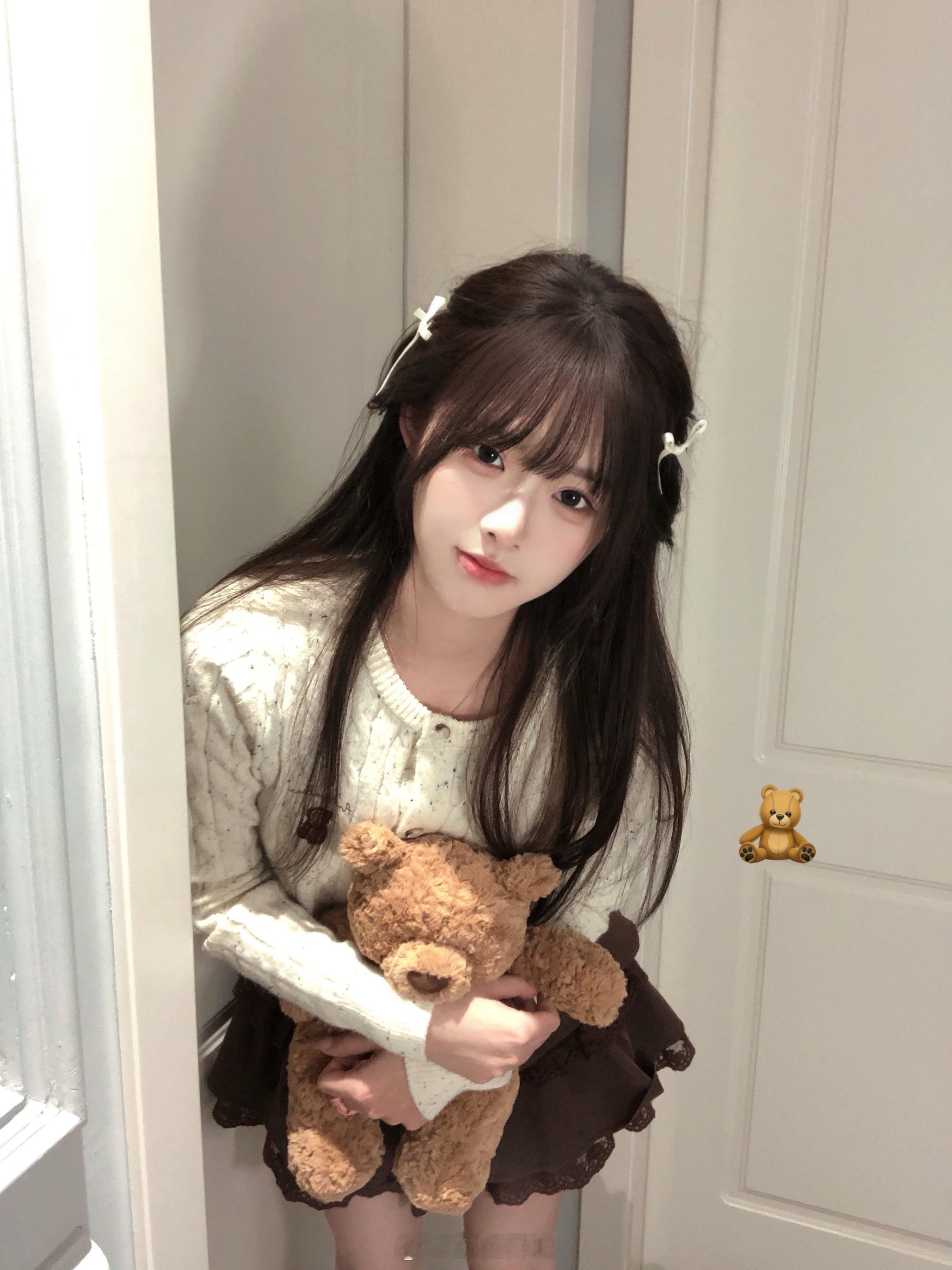 就这样萌萌的看着你|ω・)