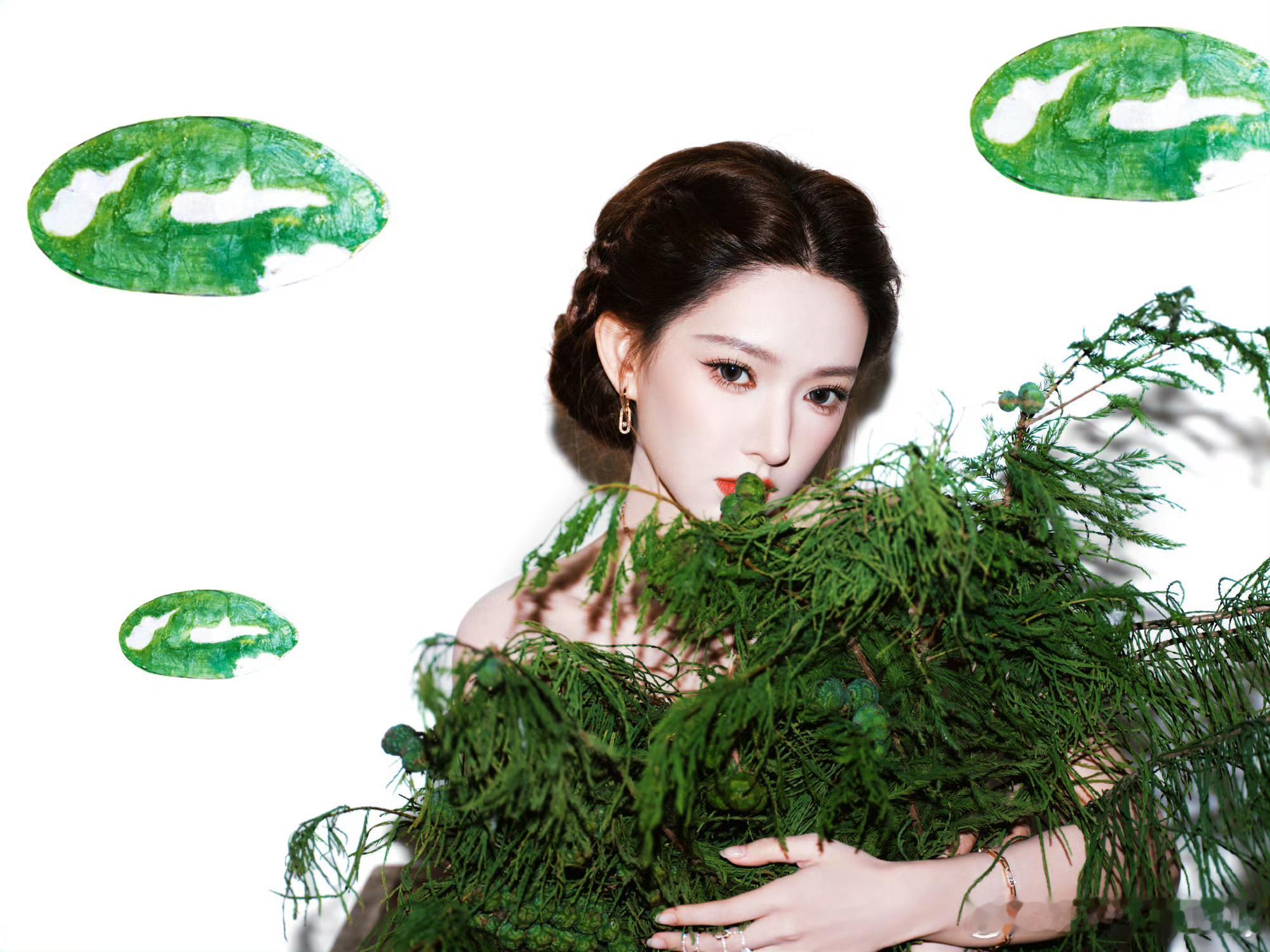 程潇鎏金甜橙少女妆潇潇今天好甜，女神范都快溢出荧幕！