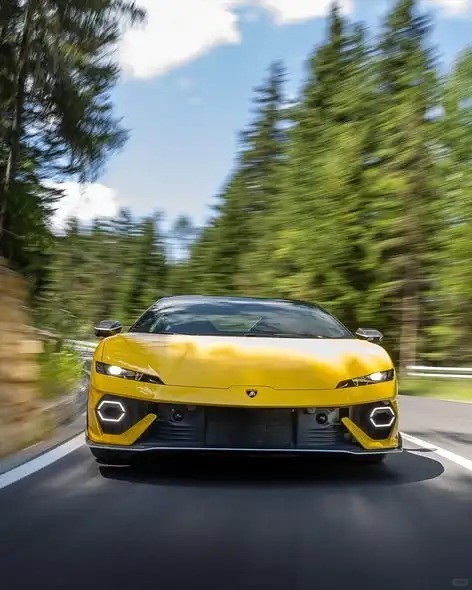 兰博基尼Temerario，快到模糊车东车西​​​