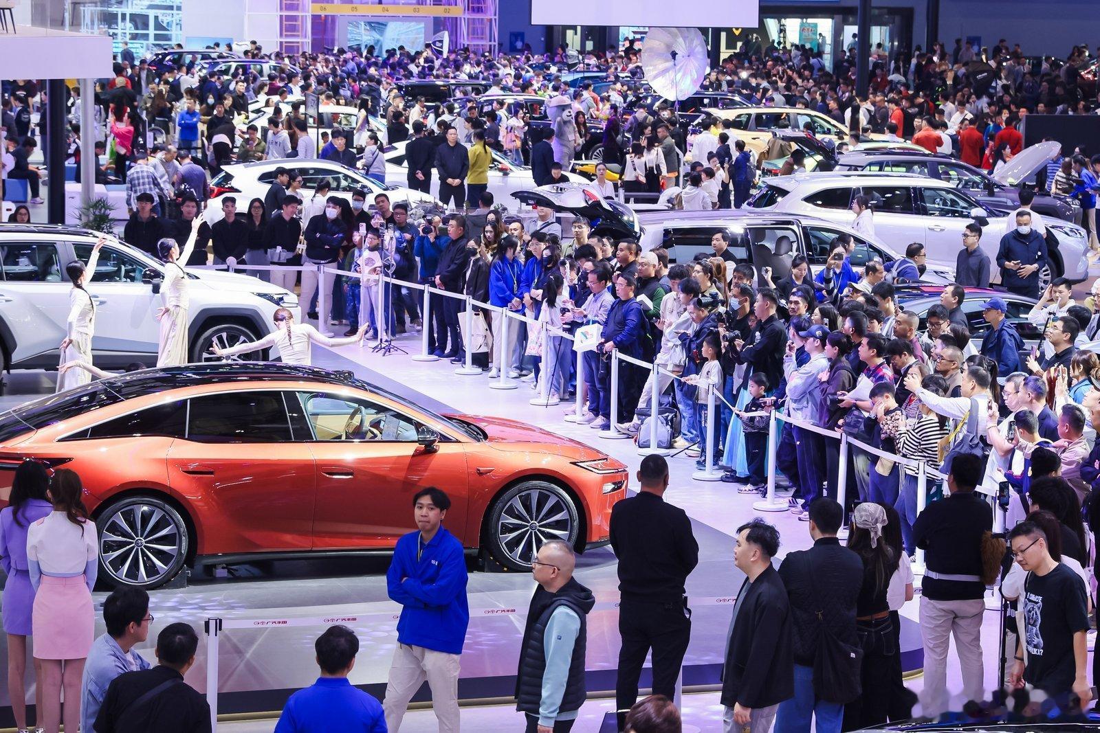 说句大实话，买电车最怕啥？不就是怕哪天电池不行了、或者自燃了没人管吗？广汽丰田这