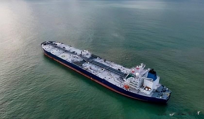 证实了！美国对俄罗斯“水手”号油轮下手了！而且已经登上油轮。据美国福克斯新闻记者