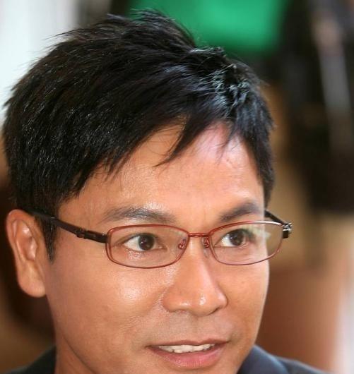 1997年，贫穷的郭晋安，向相恋4年的女友刘小慧求婚。没想到，刘小慧直接拒绝！转