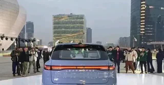 中国智造震撼全球！首小时狂卖1万台！一支穿云箭，中国智造惊全球！