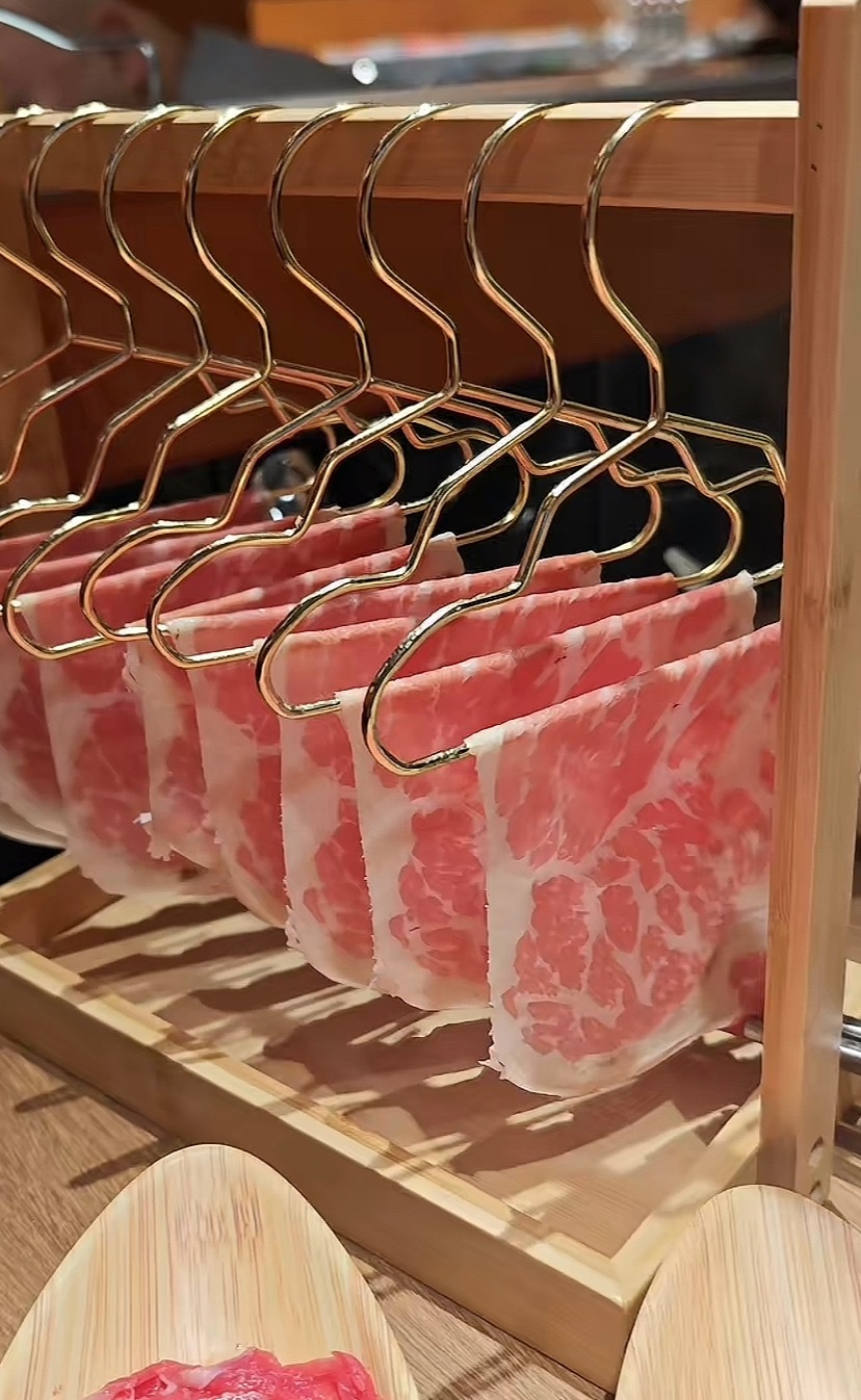 没想到晾衣架也能做摆盘了