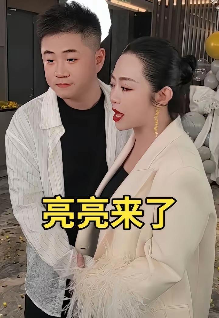 王亮和王梓嘉兄弟缘尽，到最后是各回各家、各找各妈。夹在中间最难过的就是王小利，这