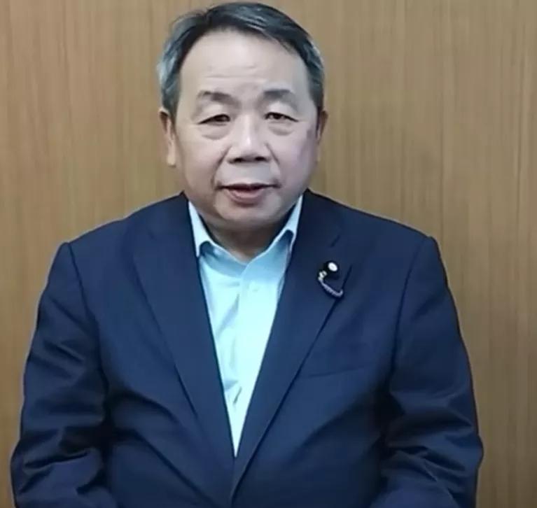 有些人天生就是当汉奸的料。不信你就看看石平。本来我以为他只是拿钱办事，没曾想