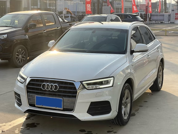 奥迪Q3，2019年上牌，35TFSI时尚，2.0T自动挡，精致豪华家用运动SUV，操控丝滑灵活轻巧