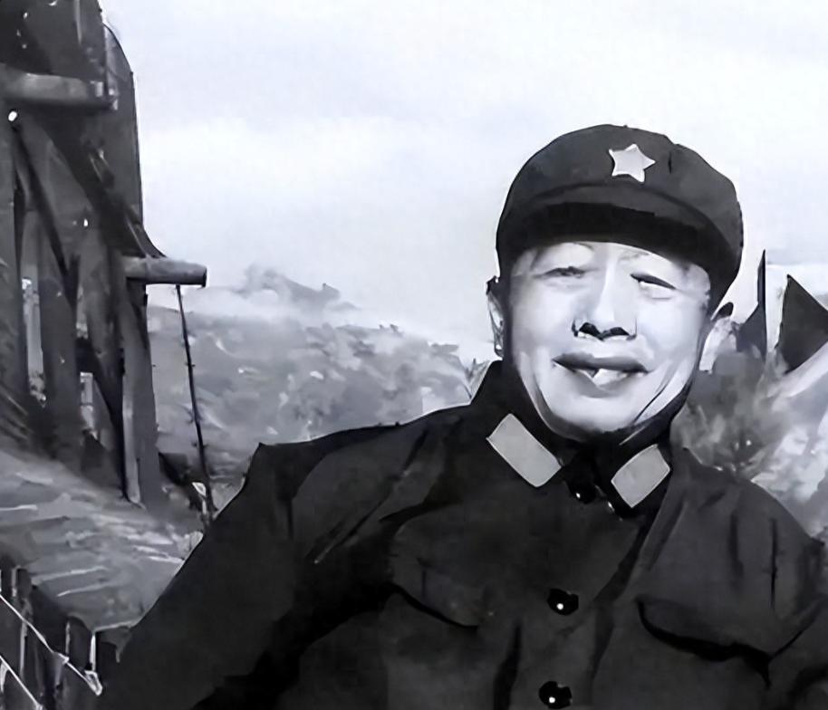 1955年，初冬，寒意正浓。一份厚重的文件夹静静地摆在了郭化若将军的案头，封