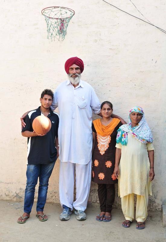 印度裔在硅谷的存在感那是相当高。在硅谷高管的会议室里，每三位决策者中就有一位是印