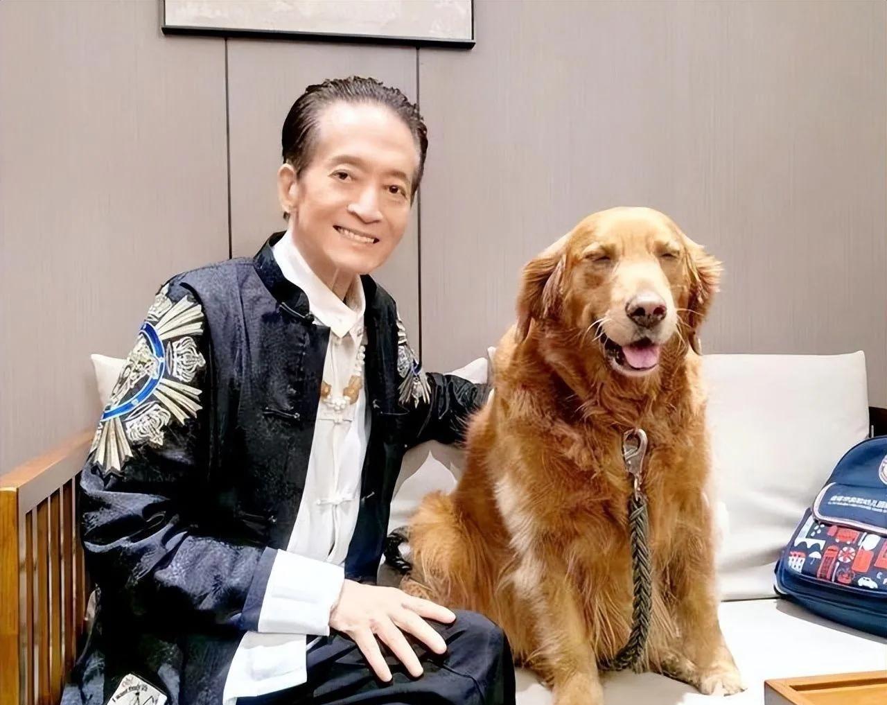面相真是一门玄学。方刚人如其名，相貌硬朗、眉眼深邃、气质独特。从面相上看，是那