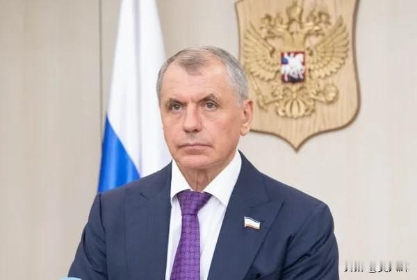 克里米亚提议乌克兰各州就“自决”举行公投12月13日，克里米亚议会议长弗拉