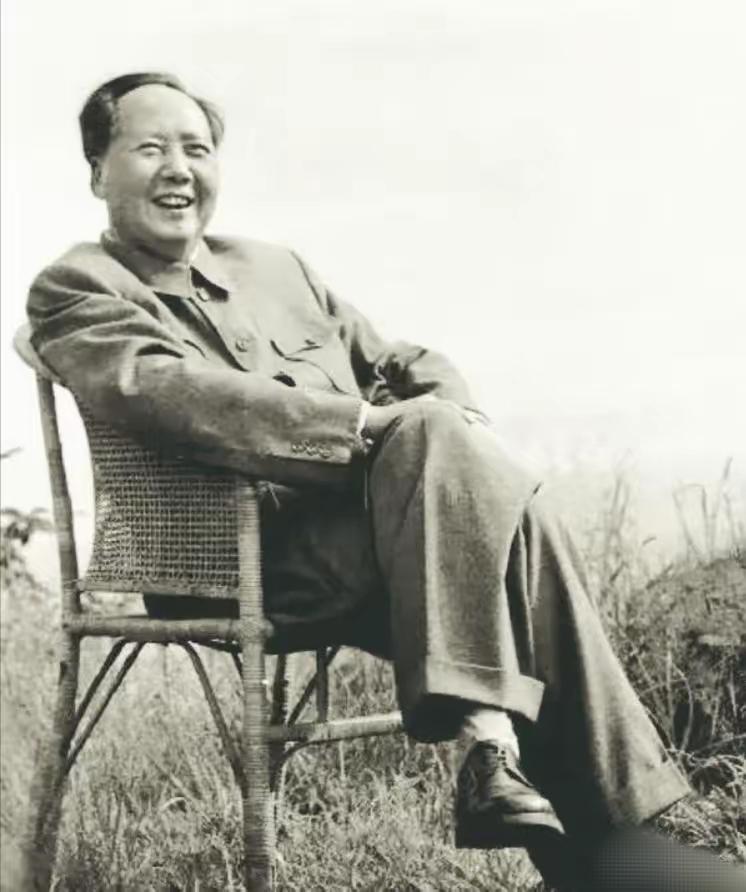 1957年，毛主席在青岛染上重感冒，连续十天不愈，病情日渐严重，而西药治疗不见效