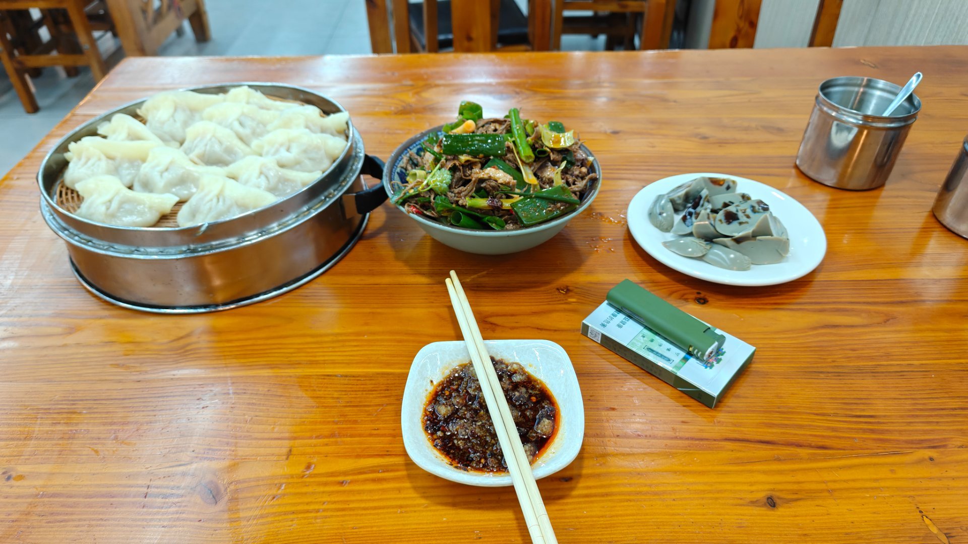 你们到底来没来过东北啊？夜宵就是这么朴实无华健身的路上……转到了宽平蒸饺简单点个