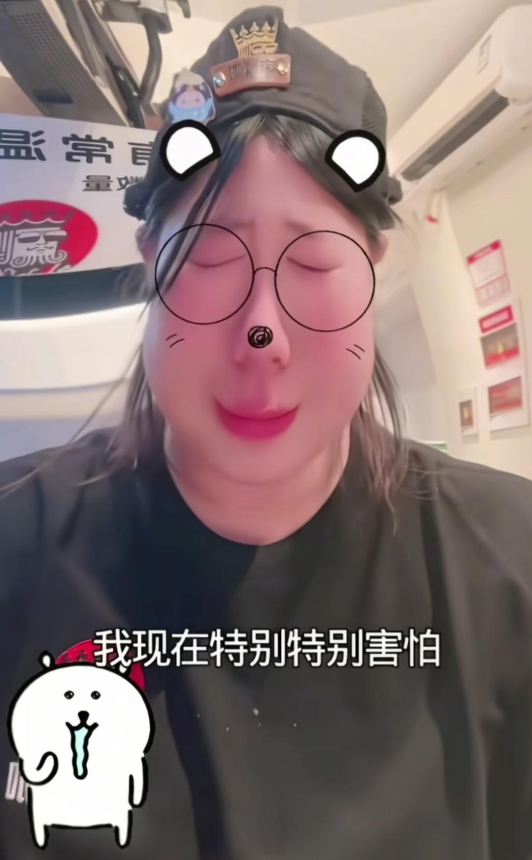 打工人上班只为谋生，不该承受无端的恶意与恐吓。7月26日，辽宁大连幸运咖门店，