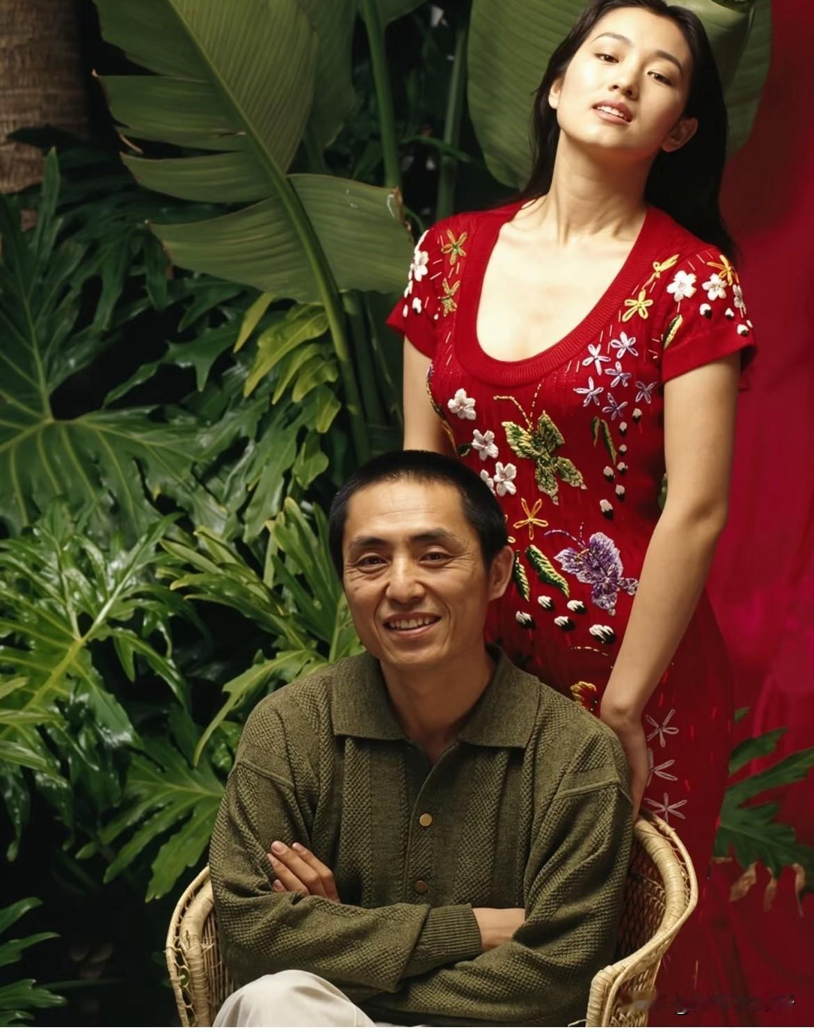 向太讲娱乐圈八卦。她说巩俐当年还向张艺谋逼婚，那年巩俐29岁，跟张艺谋已经相识相