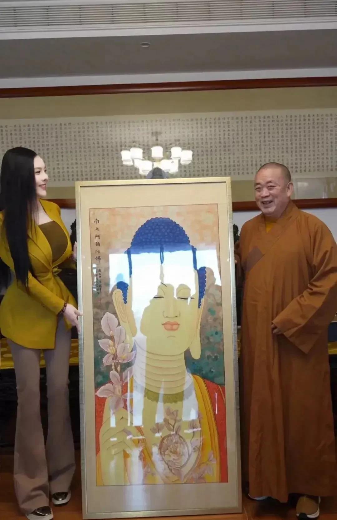 释永信塌房了，回过头来看，真的好讽刺！穿成这样去合适吗，佛祖的耳根能平静吗？难