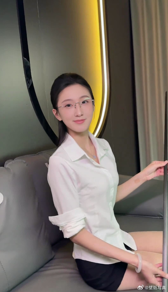 眼镜控椰椰椰制服计划4.0：先天秘书圣体