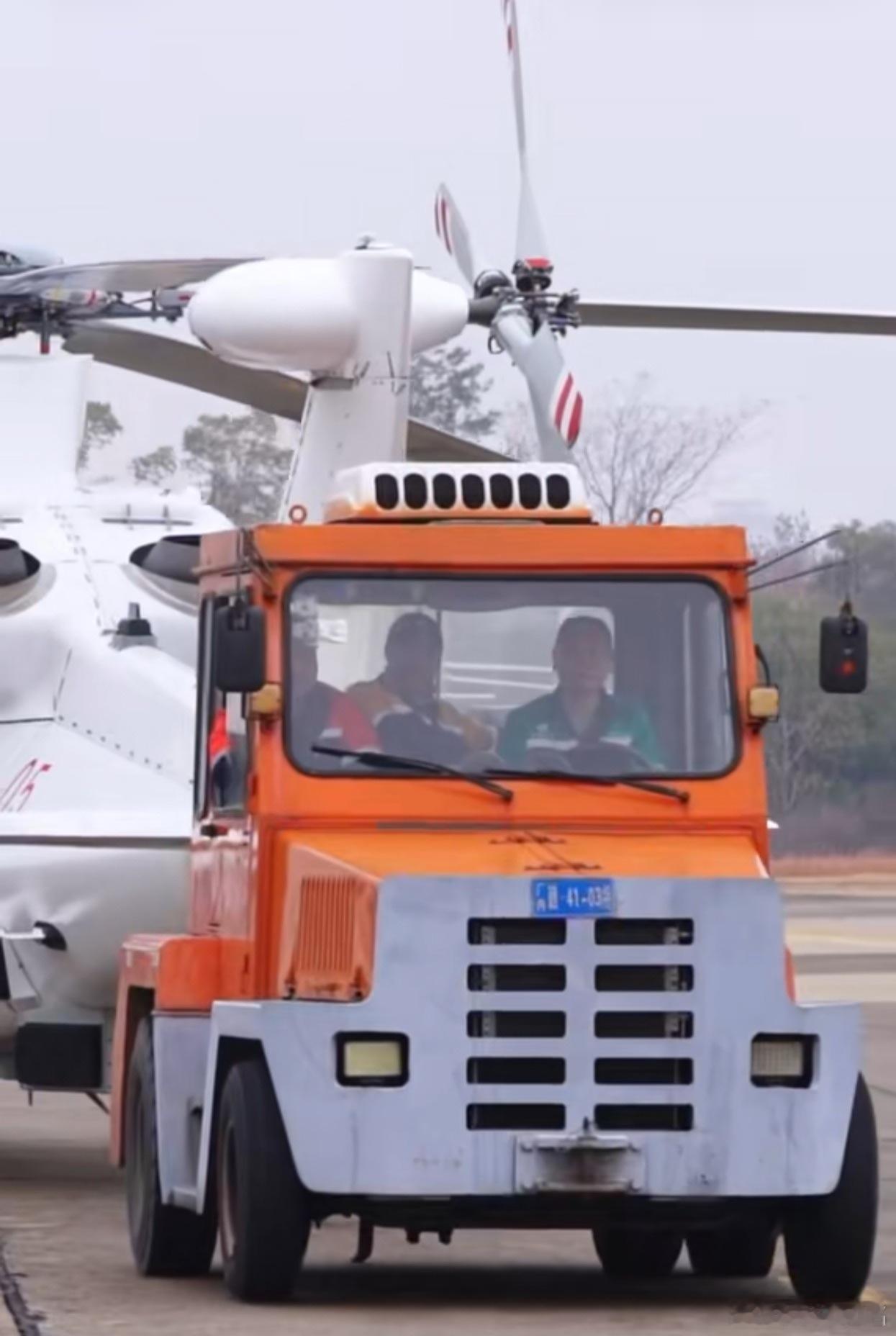 航空工业昌飞新年第一飞，Z-8、Z-10系列等。