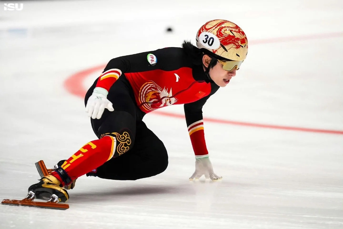 林孝埈首次以中国国籍参加冬奥会2018年惊艳世界的少年郎，2026年身披中国红的