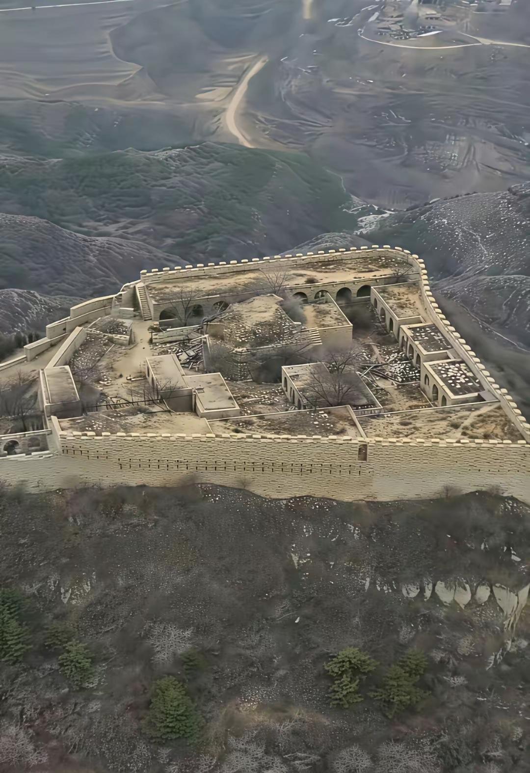 当年围歼依靠土城固守的土匪实属不易，福建乡野的安贞堡，200多土匪50天也攻克不