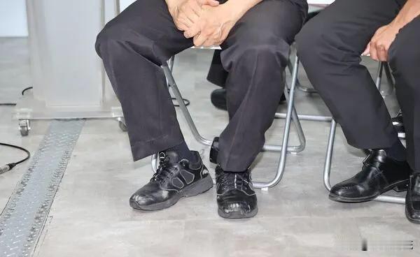 北院裁定续戴电子脚镣柯文哲怒：再挂下去就把赖清德刻在上面针对被台北法院裁定