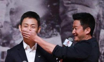 2019年，吴京想和演员张译合作，便问张译：“请你拍电影，你打算要多少片酬？”