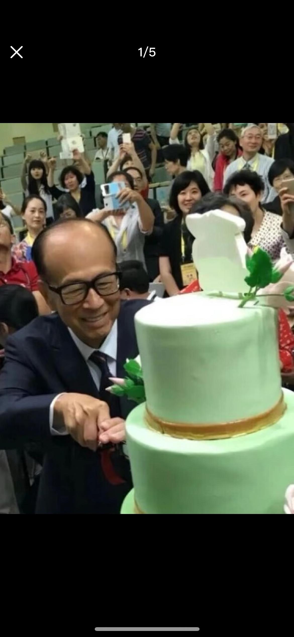 说李嘉诚去世了长实集团直接辟谣了8月刚花了100亿过完自己的98岁大寿李