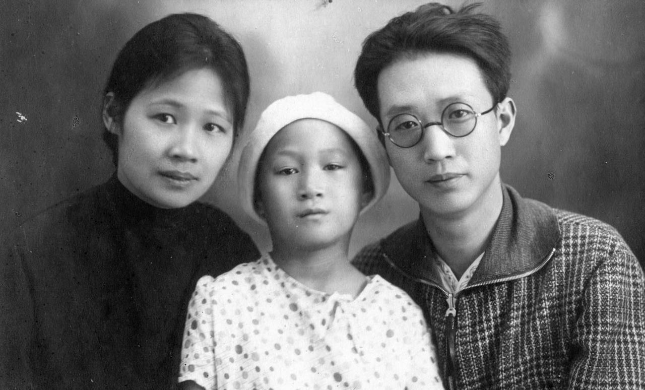 1979年春，瞿独伊四处奔走，只为给父亲争一个清白。为此，她专门找到了“当年抓捕