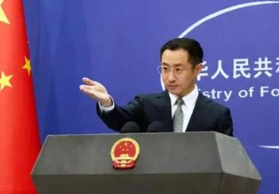 有人终于意识到自己惹了众怒，悄悄把那个恶意满满的帖子给删了。那家平时总爱端着客