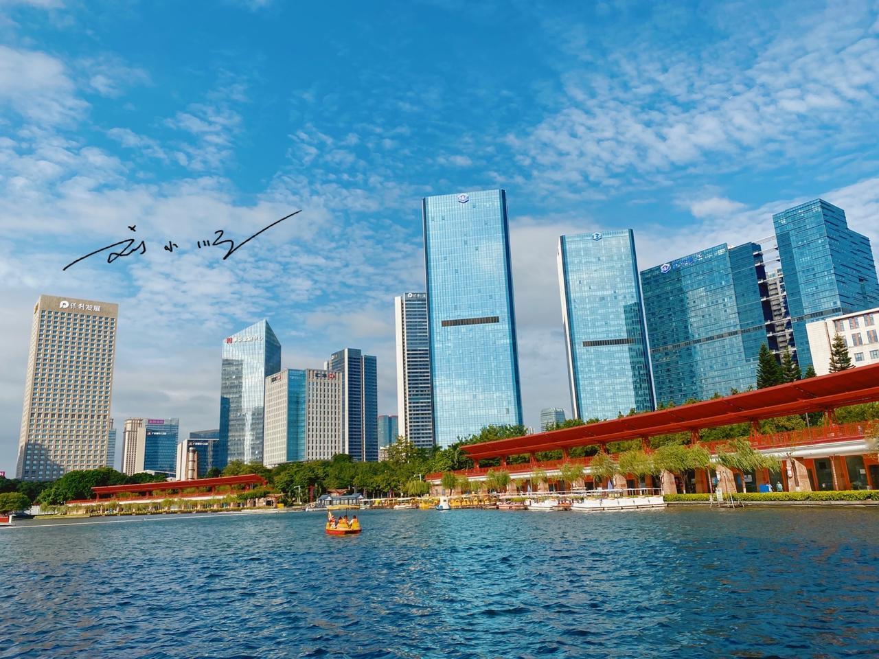 广东佛山，堪称省内最“尴尬”的新一线城市——它与广州市区深度融合、地铁直连，却常