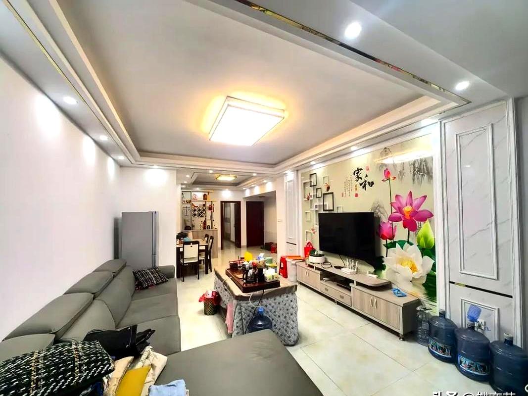 好家伙，我朋友一怒之下，直接把他儿子家的房贷给停了！这事儿说来也让人哭笑不得。