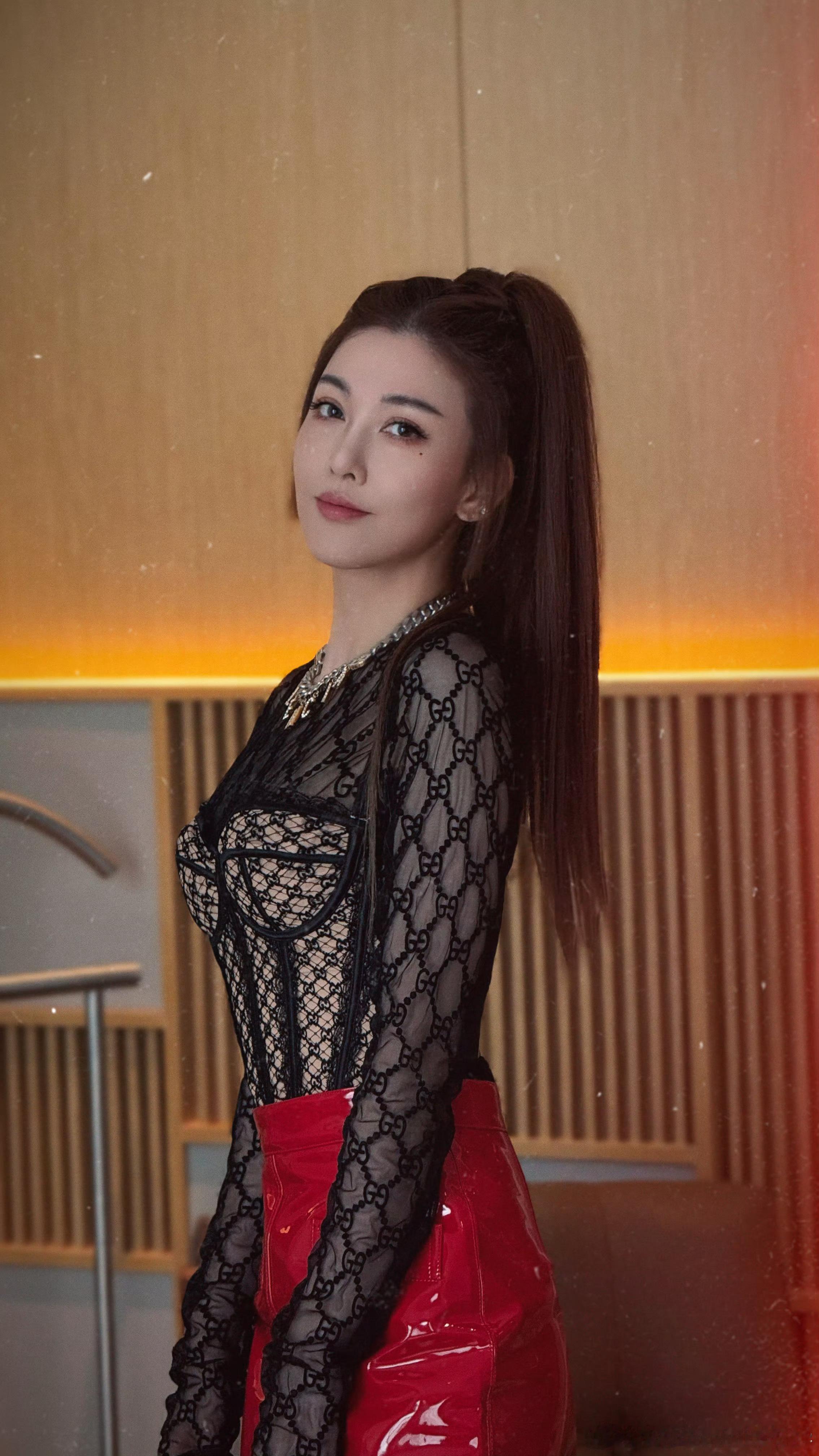 李彩桦🖤​​​