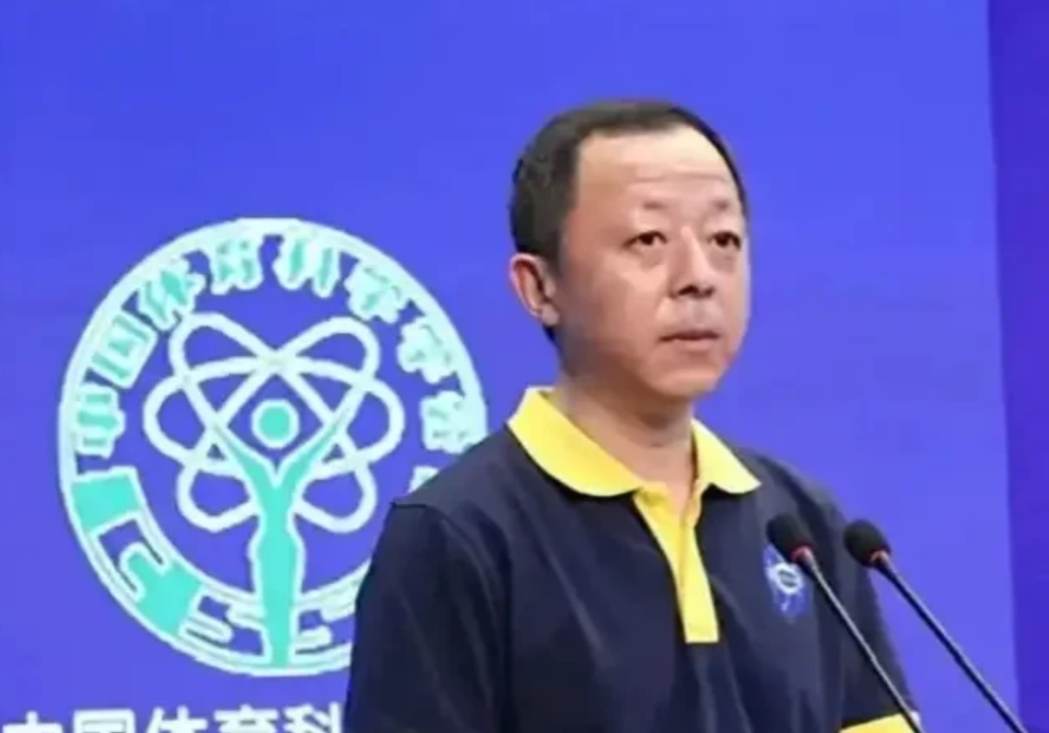 国乒最近那真是热闹得像菜市场一样，你方唱罢我登场的，简直看得人眼睛都花！高