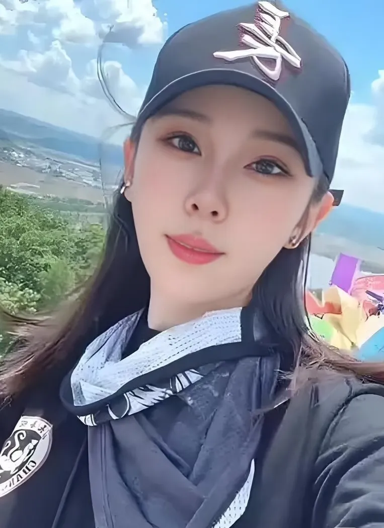看到这位35岁美女网红去世的消息，我查了一下死因，想说大家千万别可怜她！