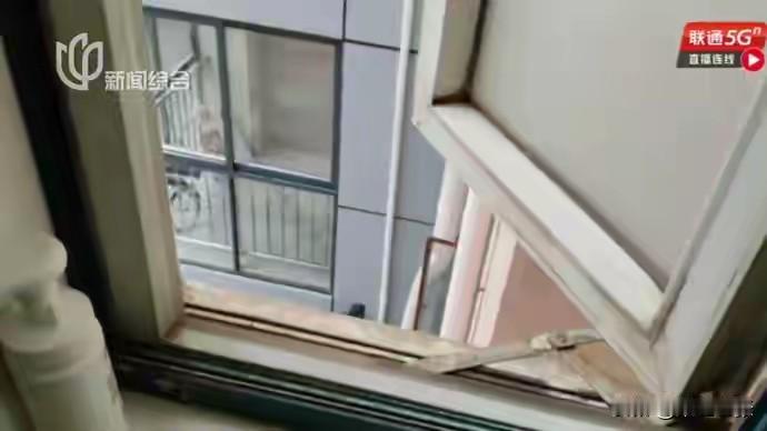 加装电梯时，你是否担忧过隐私纠纷？上月末，上海嘉定区李园一村小区1号楼加装的电