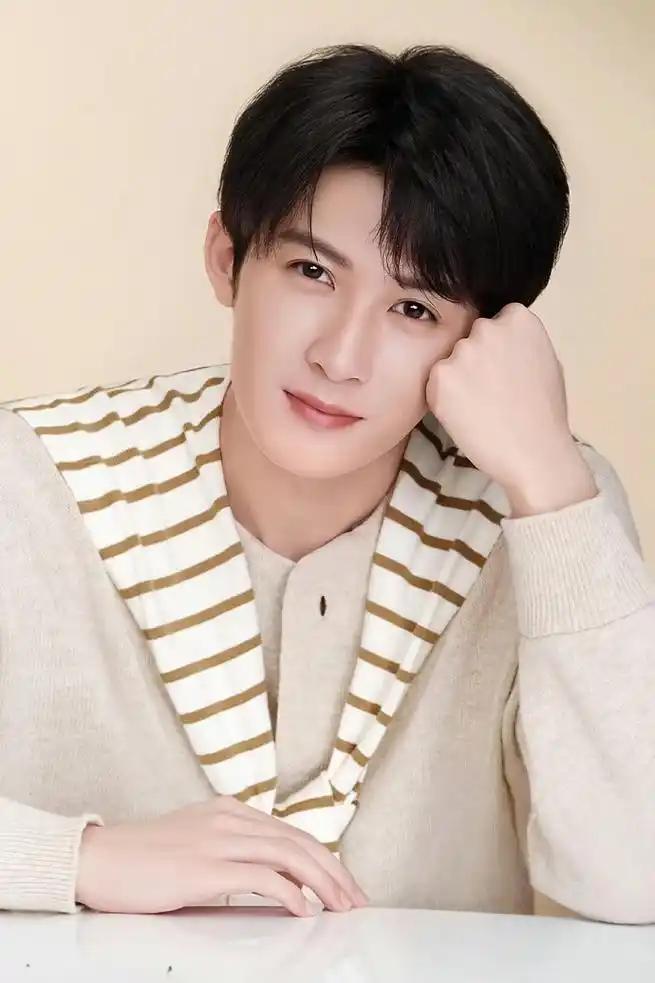 1.虞书欣为了稳住自己在娱乐圈的地位，参与的项目都是带资进组，投多少钱无所谓，