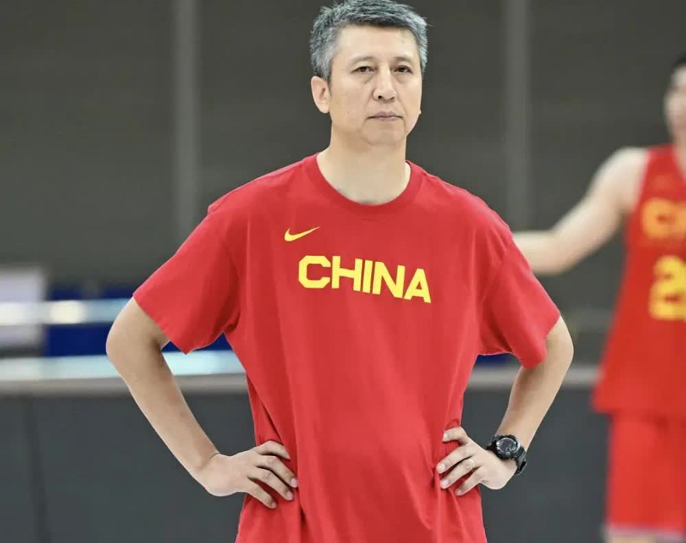 郭士强主力名单，有2个“隐形炸弹”先来看中国男篮参赛阵容：中锋