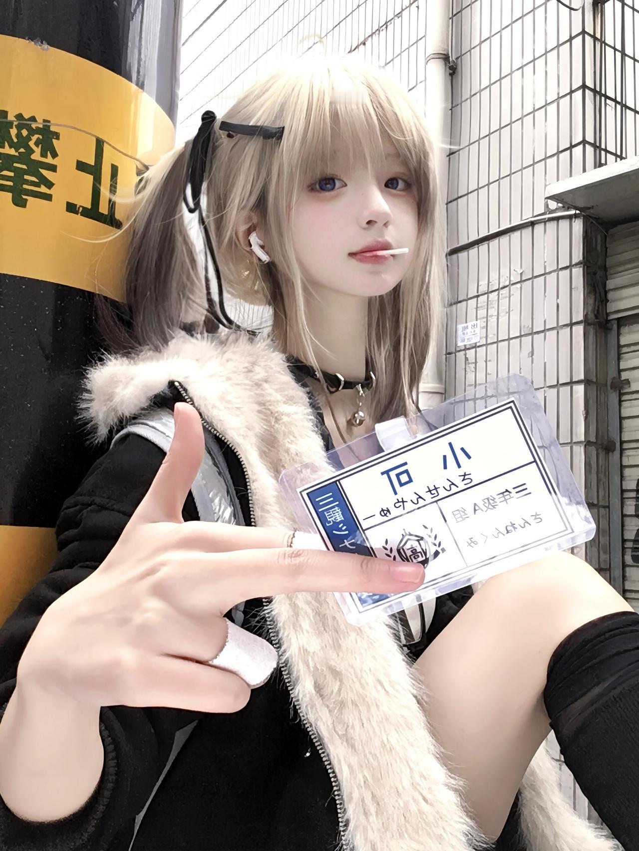 我是新来的转校生”我叫小可请多指教～