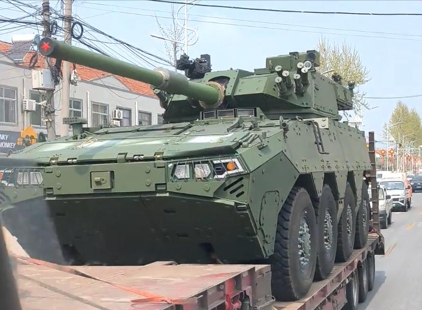 鸟枪换炮了，最新款的大八轮突击炮，现在开始大范围铺开了，国内生产商从来不怕订单多