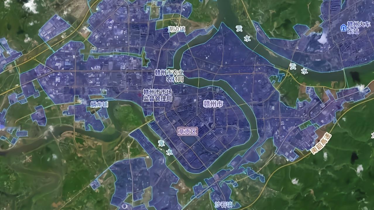 赣州的城建版图正在持续扩容，城市骨架每一天都在扩大。从卫星视角俯瞰赣州，章江与