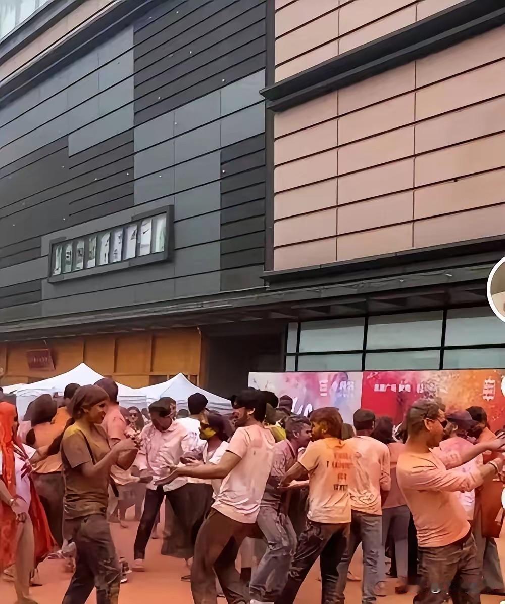 民间高人出奇招！滞留国内不愿走的印度朋友，一条路子实现三大欢喜​面对不